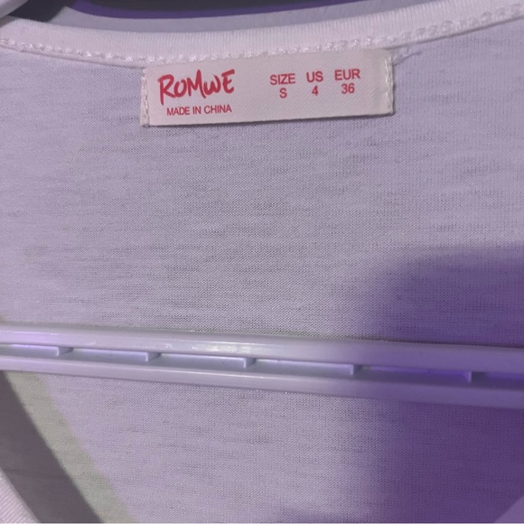 White long sleeve top. Adjustable strings - Picture 3 of 3